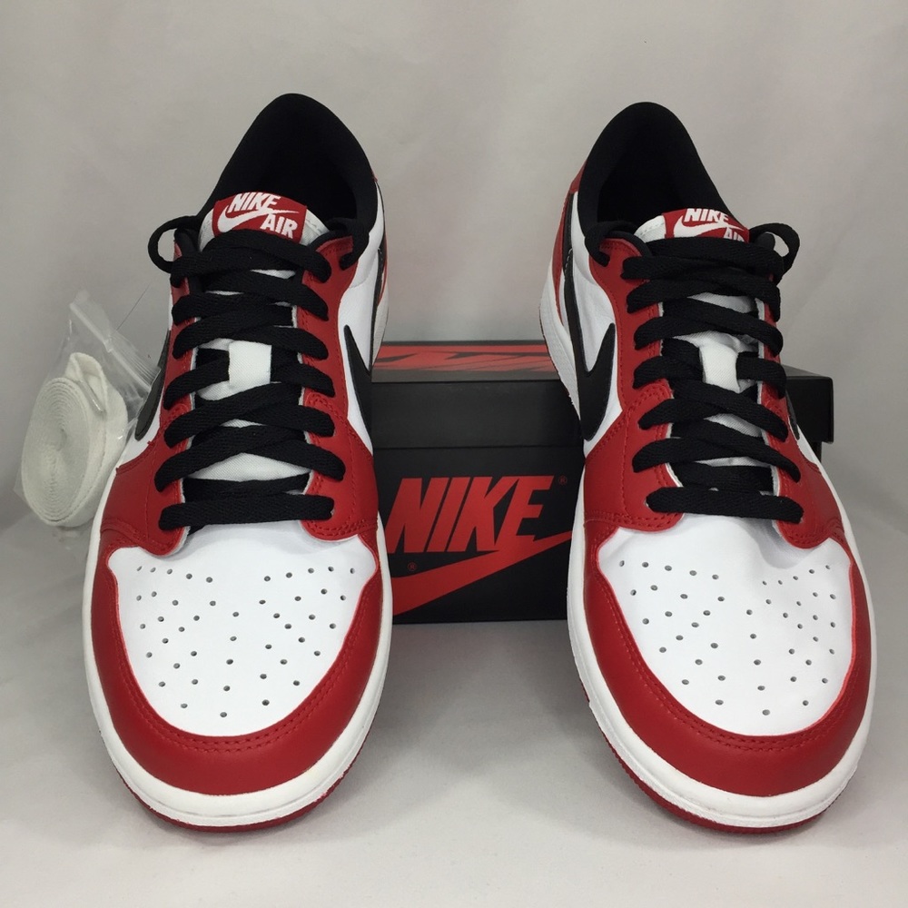 SOLD***Air Jordan 1 Retro Chicago (2016) - Picture 3 of 7